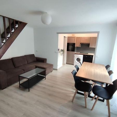 Duplex Cosy Apartment Гонес Екстериор снимка