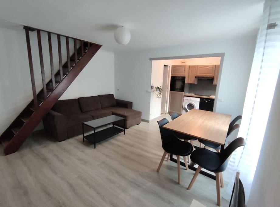 Duplex Cosy Apartment Гонес Екстериор снимка
